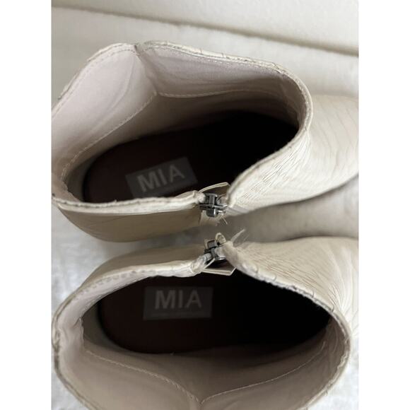 MIA WOMENS Ankle Boots Dusky Size 7.5 Ivory Faux - Picture 7 of 11